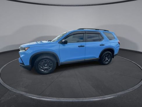 Used 2025 Honda Pilot TrailSport image 8