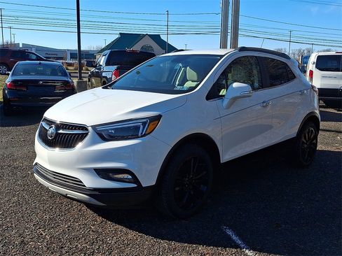 Certified 2018 Buick Encore Essence image 3