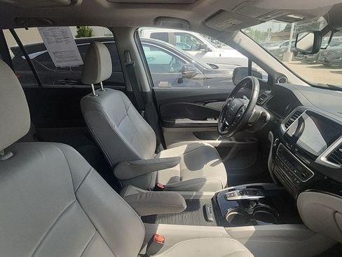 Used 2018 Honda Pilot Touring image 11
