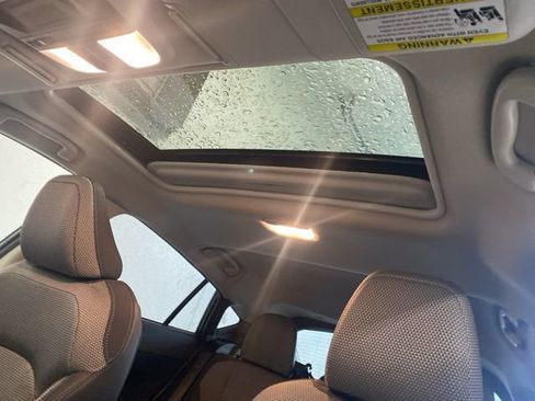 Used 2024 Subaru Crosstrek 2.0i Premium image 11