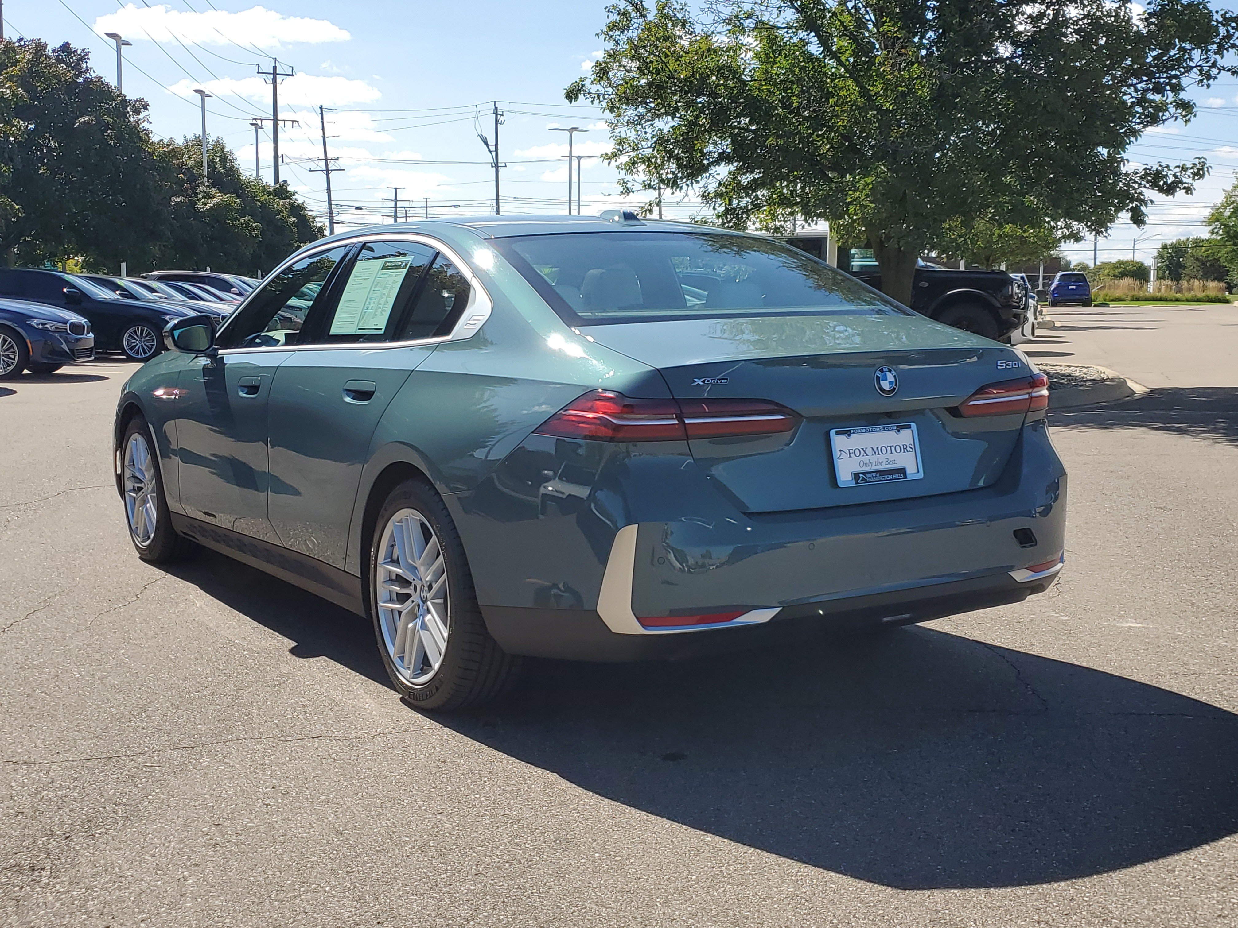 Certified 2024 BMW 530i xDrive w/ Premium Package AWD/4WD image 3