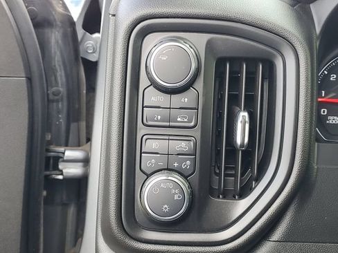 Used 2019 Chevrolet Silverado 1500 Custom w/ Custom Convenience Package AWD/4WD image 14