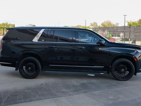 Used 2023 Cadillac Escalade ESV Luxury RWD image 18