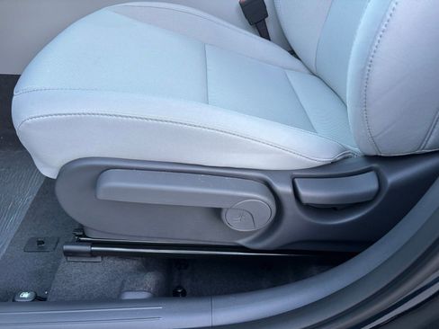 New 2026 Hyundai Kona SE FWD image 13