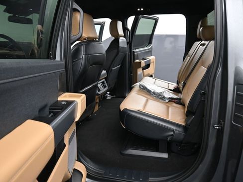 Used 2024 Ford F350 Lariat w/ FX4 Off-Road Package image 17