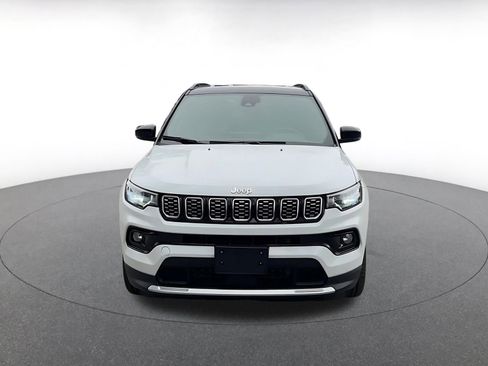 Used 2025 Jeep Compass Limited image 4