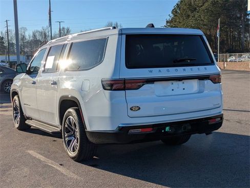 Used 2024 Jeep Wagoneer L Series II w/ Flexible Seating Group image 5