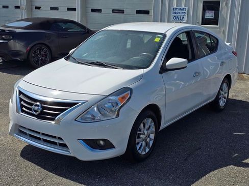 Used 2018 Nissan Versa SV w/ SV Special Edition Package FWD image 2