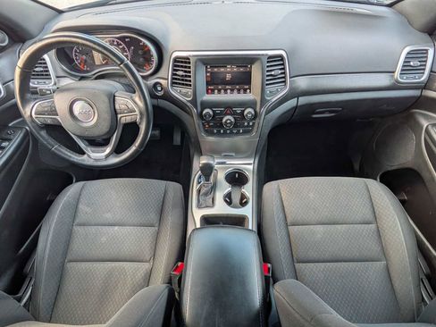 Used 2018 Jeep Grand Cherokee Laredo AWD/4WD image 19