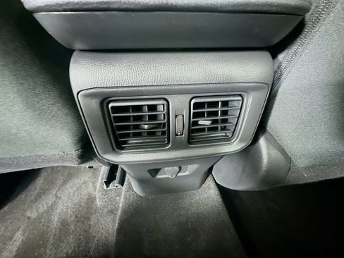 Used 2021 Toyota RAV4 LE AWD/4WD image 26