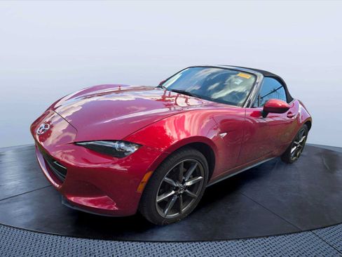 Used 2016 MAZDA MX-5 Miata Grand Touring RWD image 2