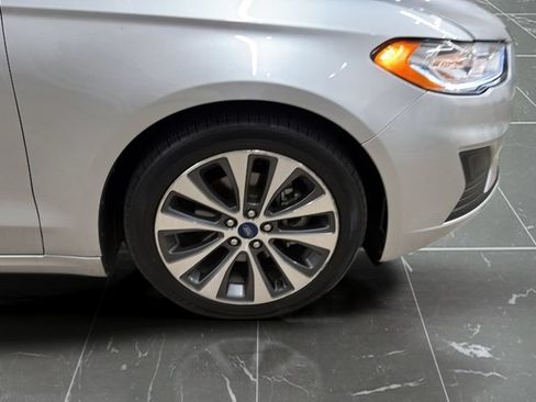 Used 2019 Ford Fusion SE AWD/4WD image 14