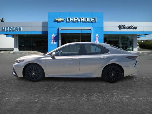 Used 2024 Toyota Camry SE image 2