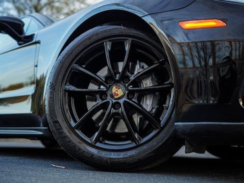 Used 2018 Porsche Panamera 4 image 18