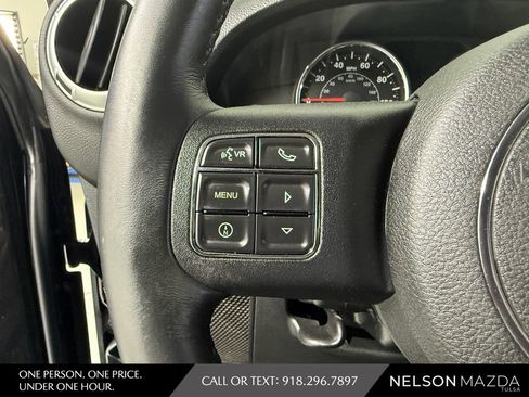 Used 2014 Jeep Wrangler Unlimited Rubicon w/ Connectivity Group AWD/4WD image 21