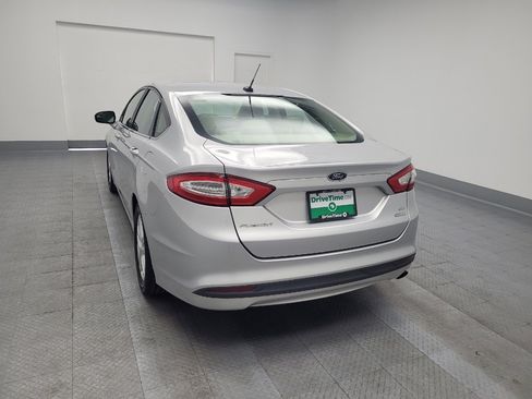 Used 2016 Ford Fusion SE FWD image 6