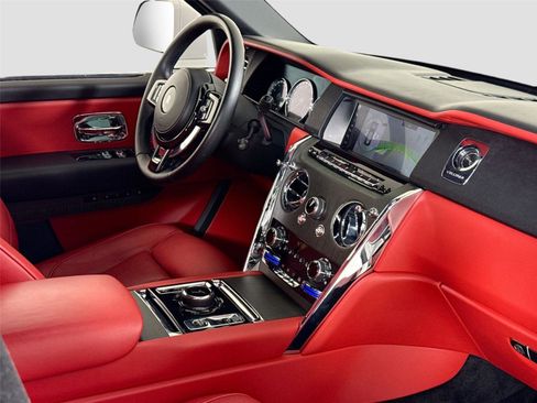 Used 2020 Rolls-Royce Cullinan image 37