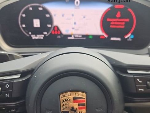 Used 2024 Porsche Cayenne Coupe image 9