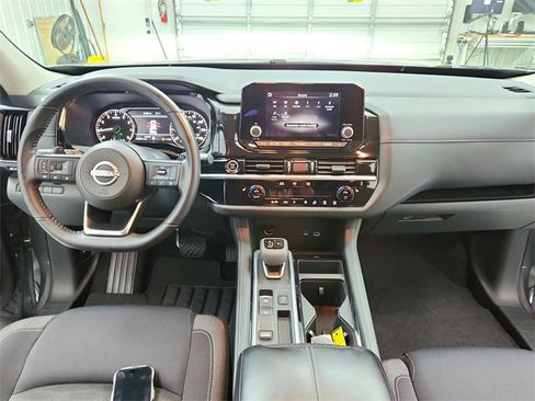 Used 2024 Nissan Pathfinder SV image 23