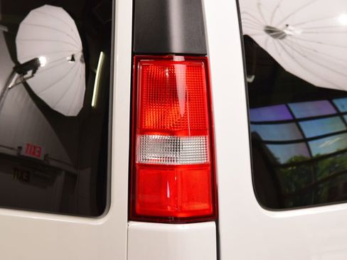 Used 2025 Chevrolet Express 3500 LT w/ LT Preferred Equipment Group RWD image 12