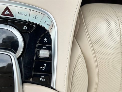 Used 2019 Mercedes-Benz S 560 4MATIC Sedan image 39