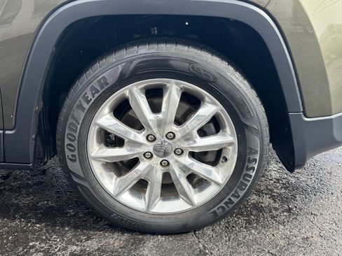 Used 2015 Jeep Cherokee Limited image 11