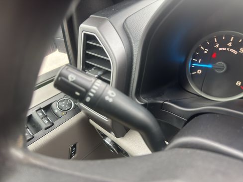 Used 2017 Ford F150 XLT AWD/4WD image 16
