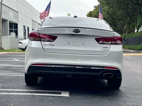 Used 2017 Kia Optima LX w/ Value Package image 4