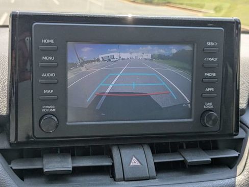 Used 2019 Toyota RAV4 LE FWD image 21