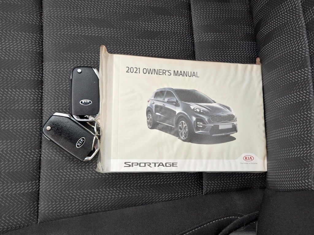 Used 2021 Kia Sportage LX AWD/4WD image 10