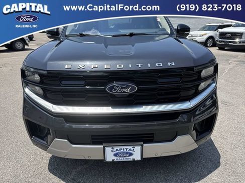 Certified 2025 Ford Expedition Max Platinum w/ Driver's Package AWD/4WD image 10