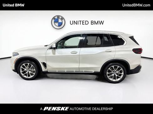 Used 2024 BMW X5 xDrive40i w/ Premium Package AWD/4WD image 8