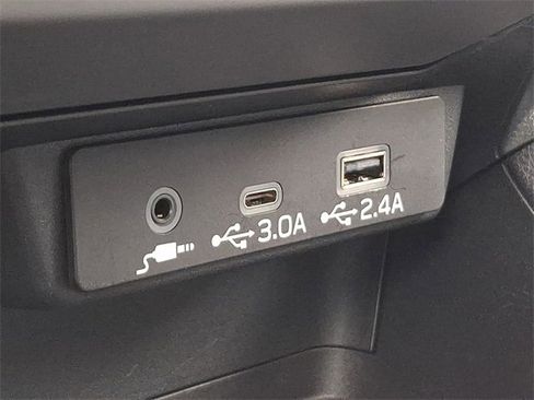 Used 2025 Subaru Crosstrek 2.0i Premium image 26