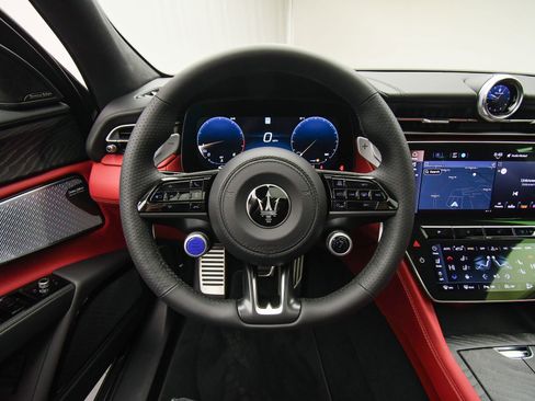 New 2026 Maserati Grecale Modena image 14