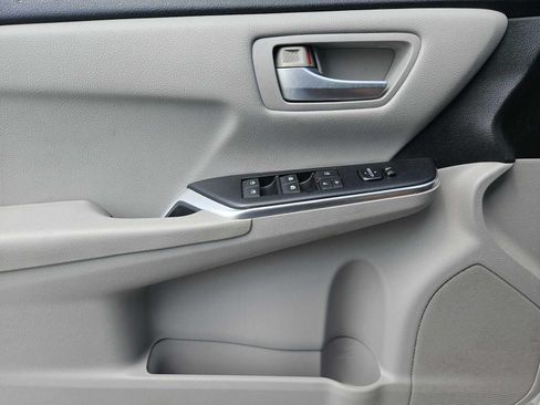 Used 2015 Toyota Camry LE FWD image 22