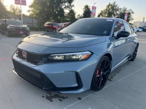 Used 2025 Honda Civic Type R image 10
