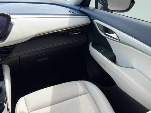 Used 2025 Buick Envision Avenir AWD/4WD image 13