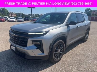 Used 2025 Chevrolet Traverse LT w/ Midnight/Sport Edition