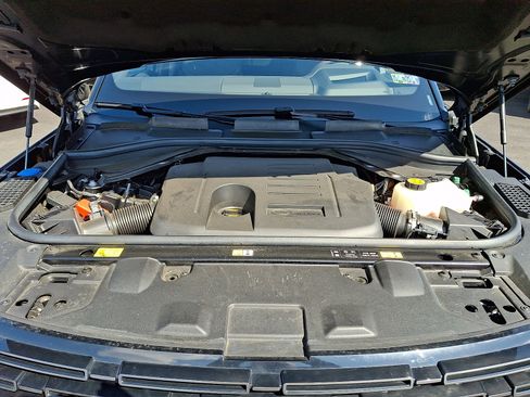 Used 2025 Land Rover Range Rover Long Wheelbase SE image 28