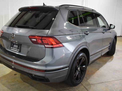 Used 2024 Volkswagen Tiguan SE R-Line image 9