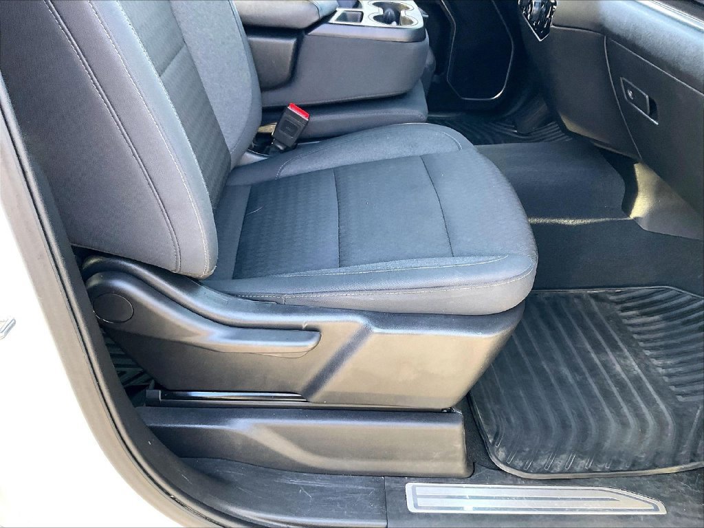 Used 2025 Chevrolet Silverado 1500 LT AWD/4WD image 33