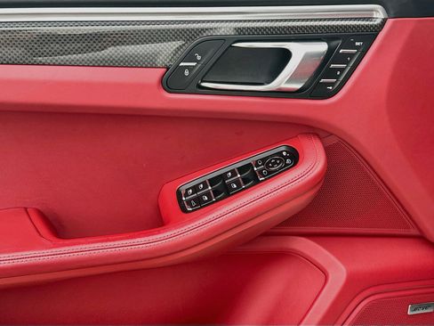 Used 2018 Porsche Macan GTS AWD/4WD image 17