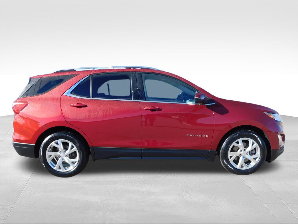 Used 2018 Chevrolet Equinox LT w/ LT True North Edition AWD/4WD image 2