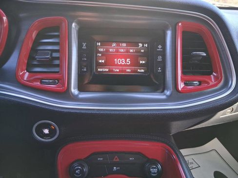 Used 2016 Dodge Challenger SXT image 14