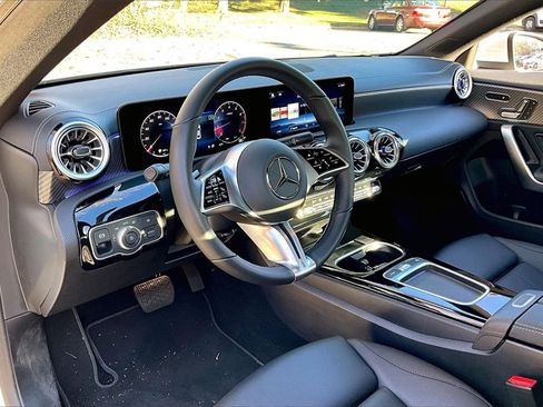 Used 2025 Mercedes-Benz CLA 250 4MATIC image 13