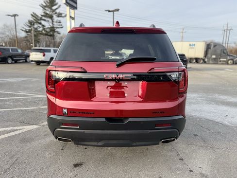 Used 2023 GMC Acadia SLE w/ Driver Convenience Package image 6