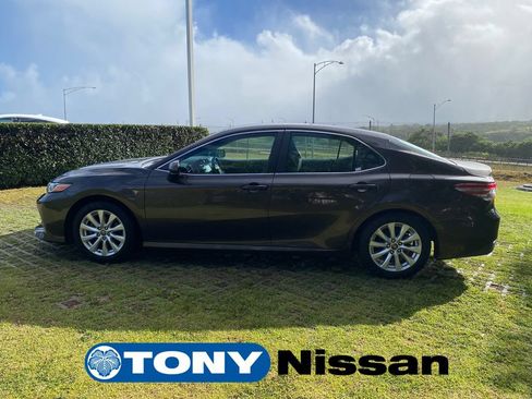 Used 2018 Toyota Camry LE FWD image 21
