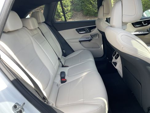 New 2026 Mercedes-Benz GLC 300 image 40