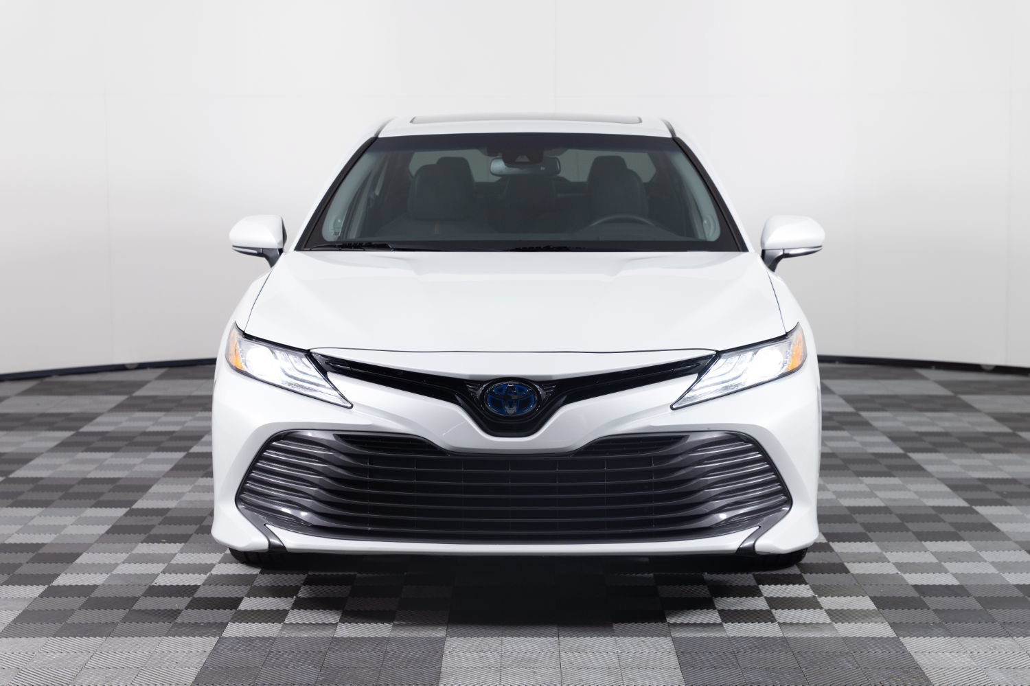 Used 2019 Toyota Camry XLE FWD image 11