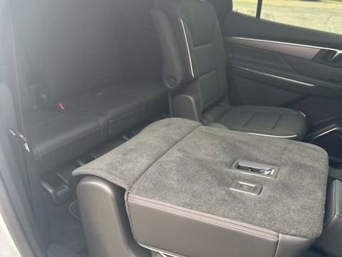 Used 2025 Buick Enclave Sport Touring w/ Super Cruise Package FWD image 50